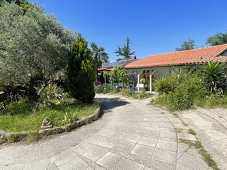 Casa Indipendente in Vendita a Pineto, 270'000&euro;, 353 m²