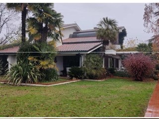 Casa Indipendente in Vendita a Camisano Vicentino, 538'680€, 376 m²