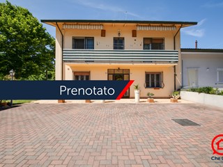 Casa Indipendente in Vendita a Cesena, zona Gattolino, 358'000€, 211 m²