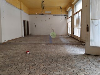 Immobile commerciale in Affitto a Livorno, zona Centro, 1'500€, 120 m²