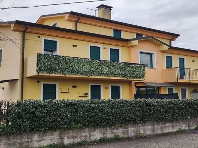 Appartamento in Vendita a Pozzoleone, 69'000&euro;, 99 m²
