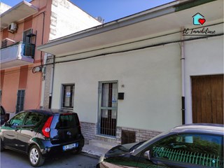 Quadrilocale in Vendita a Taranto, zona Talsano, 60'000€, 110 m²
