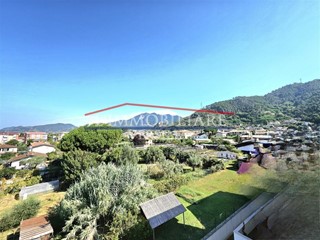 Appartamento in Vendita a Massa, zona Turano, 270'000€, 110 m², arredato