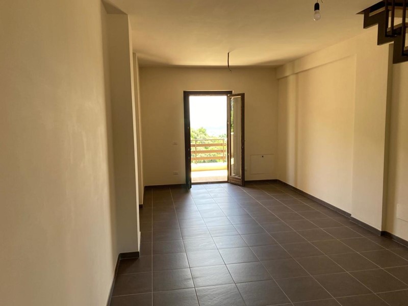 Trilocale in Vendita a San Polo dei Cavalieri, 115'000€, 90 m², con Box