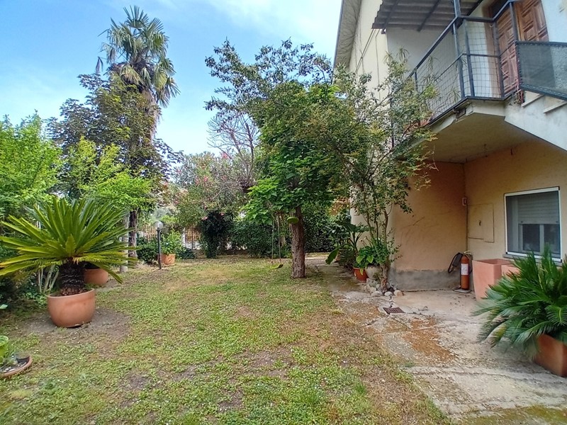 Villa bifamiliare in Vendita a Scafa, 120'000&euro;, 163 m²