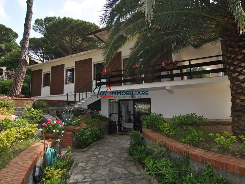 Casa Indipendente in Vendita a Livorno, zona Quercianella, 750'000&euro;, 200 m²