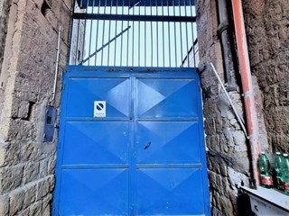 Capannone in Vendita a Napoli, zona via Terracina, 60'000€, 45 m²