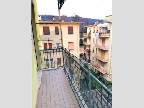 Appartamento in Vendita a Rapallo, zona GOLF, 128'000€, 75 m², arredato