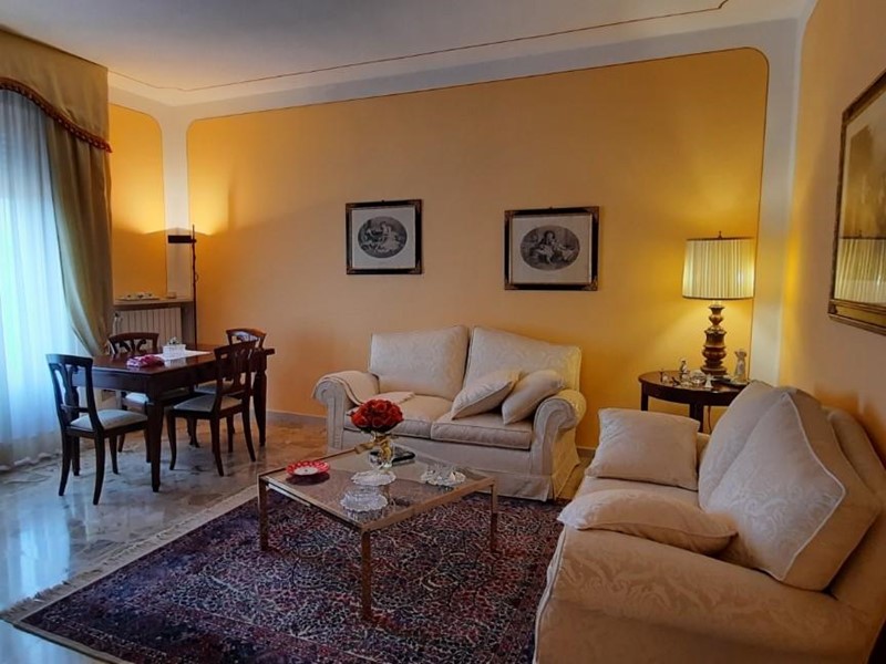 Appartamento in Vendita a Castelfranco di Sotto, 148'000€, 130 m², arredato, con Box