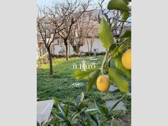 Casa Indipendente in Vendita a Carmignano, zona Comeana, 399'000€, 120 m², con Box