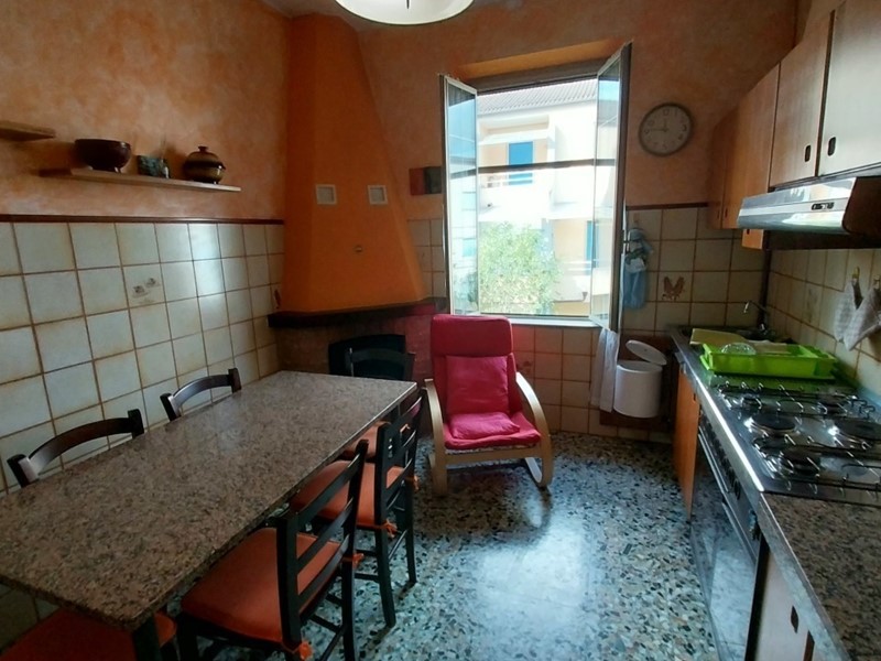 Trilocale in Vendita a Ameglia, zona Fiumaretta, 180'000&euro;, 79 m²