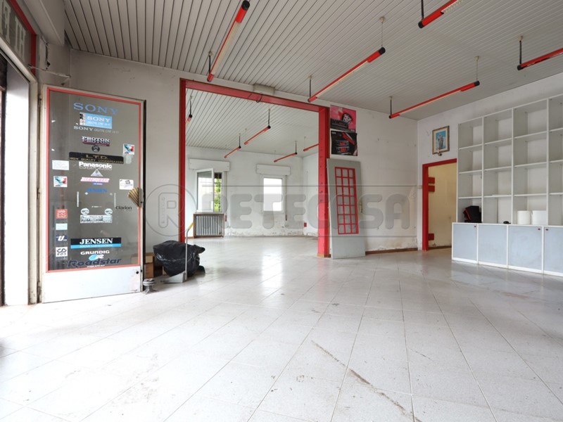 Immobile commerciale in Vendita a Vicenza, 155'000€, 77 m²