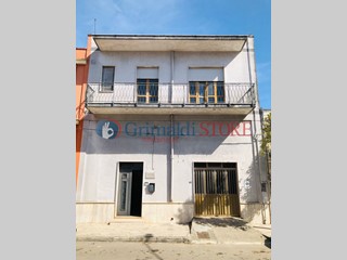 Casa Indipendente in Vendita a Salice Salentino, 90'000€, 200 m²