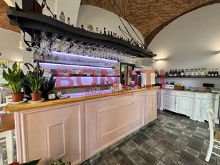 Attività commerciale in Vendita a La Spezia, zona Centro, 90'000€, 100 m², arredato