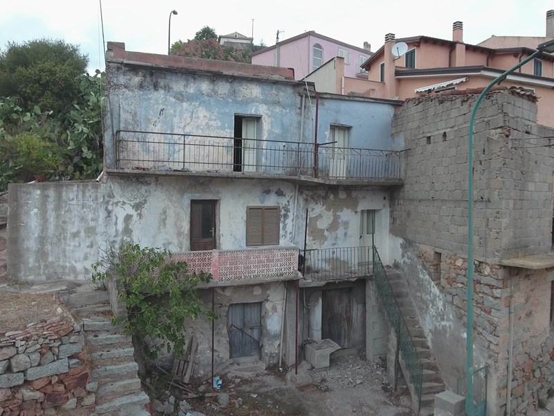 Casa Indipendente in Vendita a Loceri, zona B, 48'000€, 150 m²