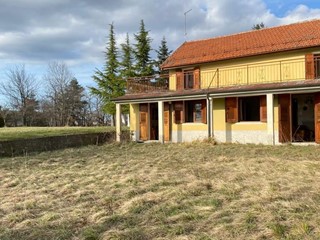 Casa Indipendente in Vendita a Ponzone, zona Moretti, 50'000€, 178 m²