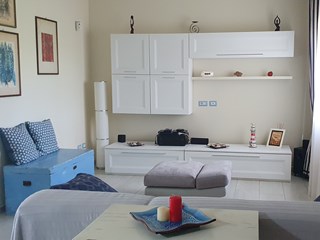 Appartamento in Affitto a Lucca, zona S. ANNA, 900€, 100 m², arredato