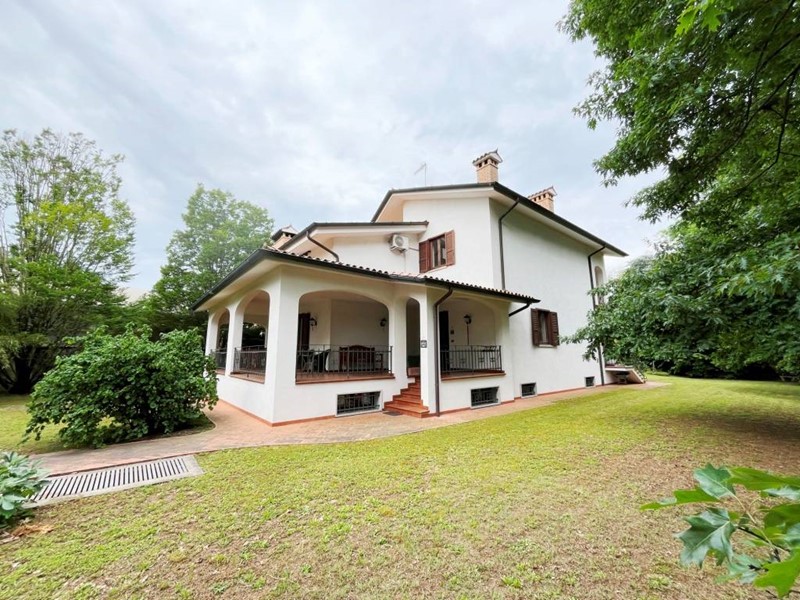 Villa in Vendita a Gorizia, 495'000€, 495 m²