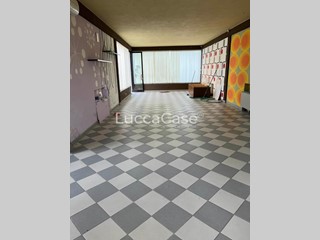 Immobile commerciale in Vendita a Lucca, 160'000€, 200 m²