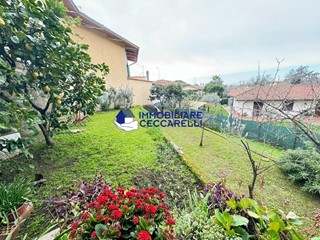 Casa Indipendente in Vendita a Massa, 520'000€, 220 m²