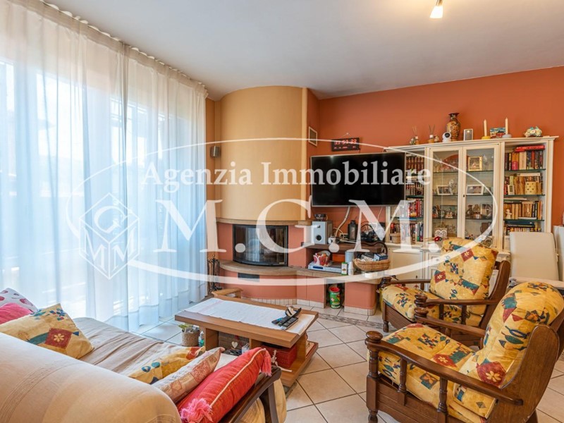 Casa Semi Indipendente in Vendita a Santa Maria a Monte, zona Montecalvoli Basso, 215'000€, 110 m²
