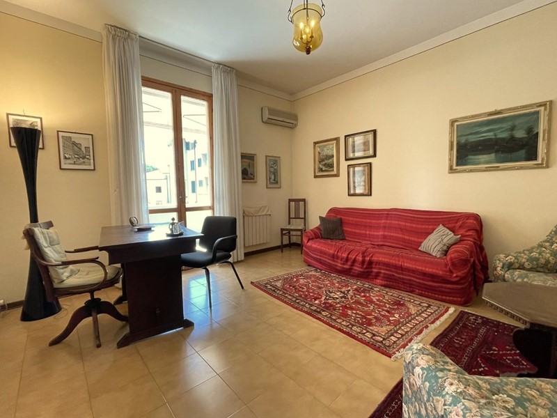 Ufficio in Vendita a San Miniato, zona Ponte a Egola, 60'000€, 43 m²