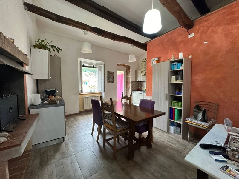 Appartamento in Vendita a Carrara, zona CARRARA CENTRO, 160'000€, 90 m²