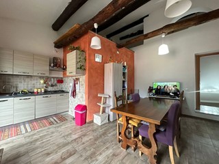 Appartamento in Vendita a Carrara, zona CARRARA CENTRO, 160'000€, 90 m²