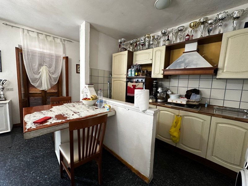Quadrilocale in Vendita a Massa, zona Massa Centro, 145'000€, 100 m²