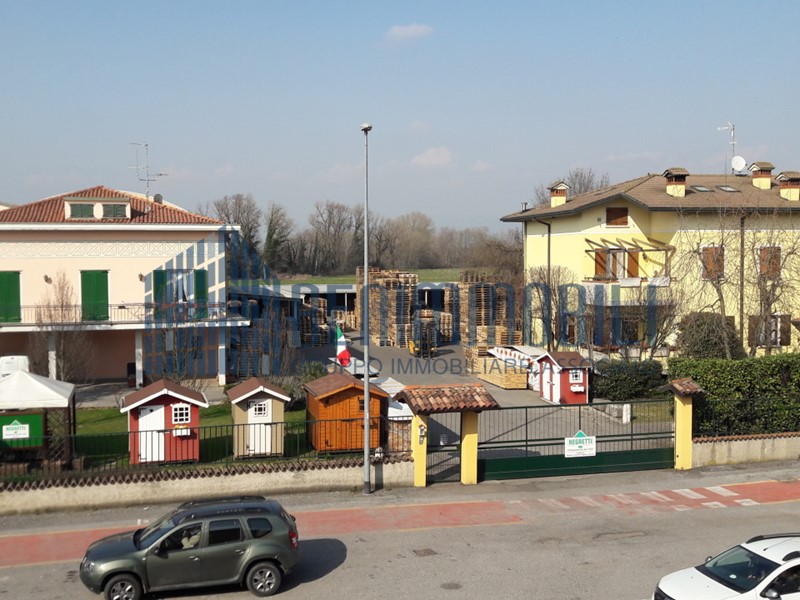 Capannone in Vendita a Capriano del Colle, 1'000'000€, 1262 m²