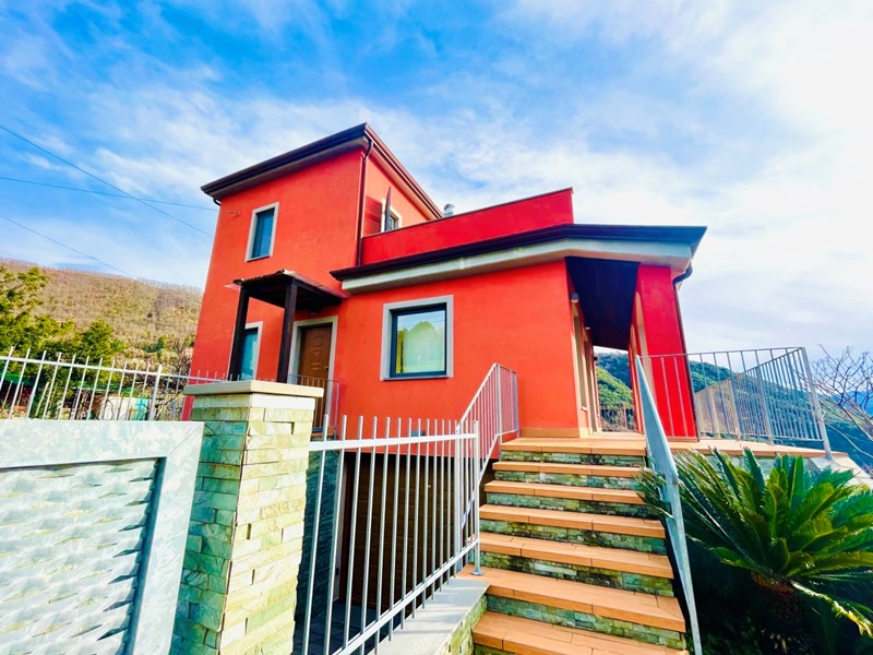 Casa Indipendente in Vendita a Fosdinovo, zona Canepari, 450'000&euro;, 250 m², arredato