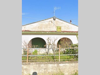 Casa Indipendente in Vendita a Castelnuovo Cilento, zona Via Fornace, 29, 120'000&euro;, 170 m², con Box