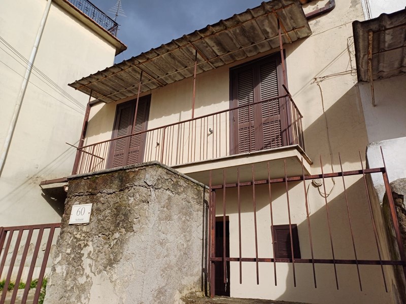 Casa Indipendente in Vendita a Cori, 75'000&euro;, 160 m²