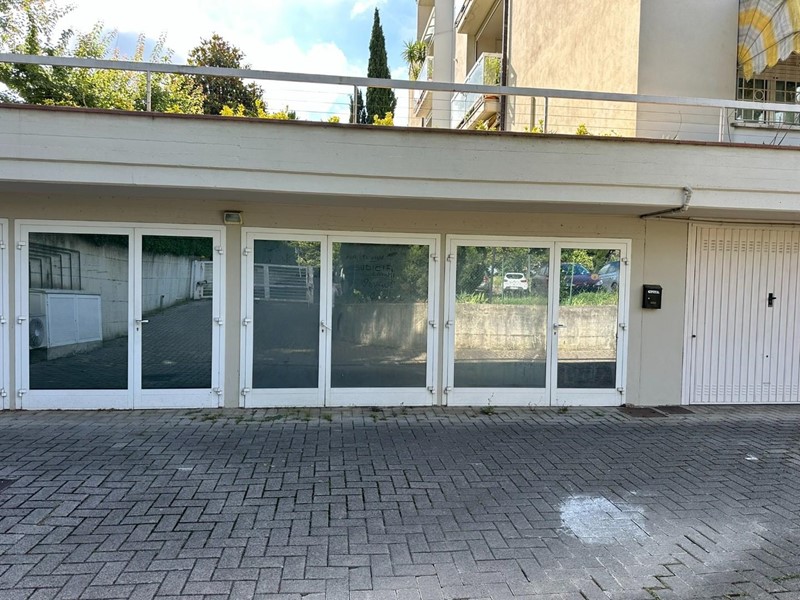 Box in Vendita a Calenzano, 39'000€, 31 m², con Box