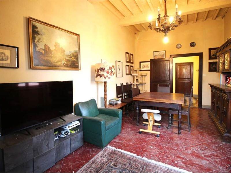 Appartamento in Vendita a Bientina, 145'000€, 200 m²