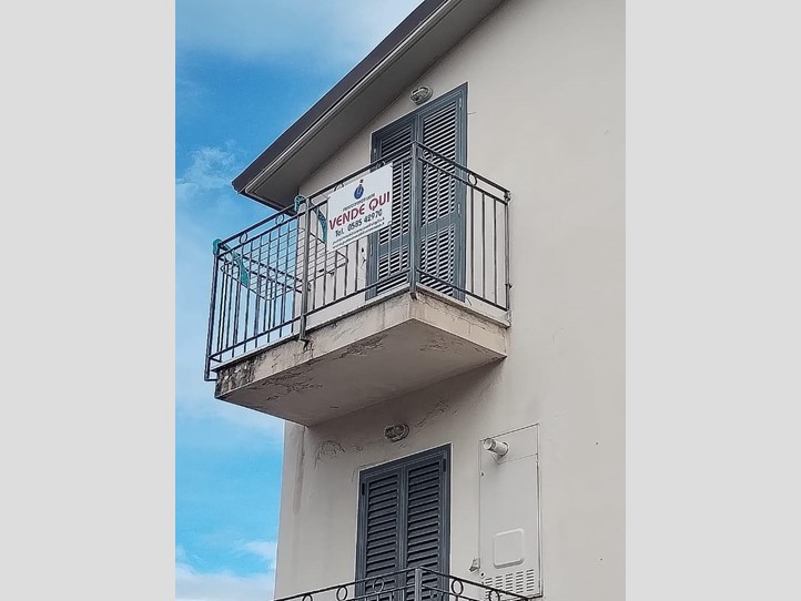 Trilocale in Vendita a Massa, 185'000€, 80 m², arredato