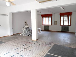 Immobile commerciale in Affitto a Modena, zona Musicisti, 900&euro;, 100 m²