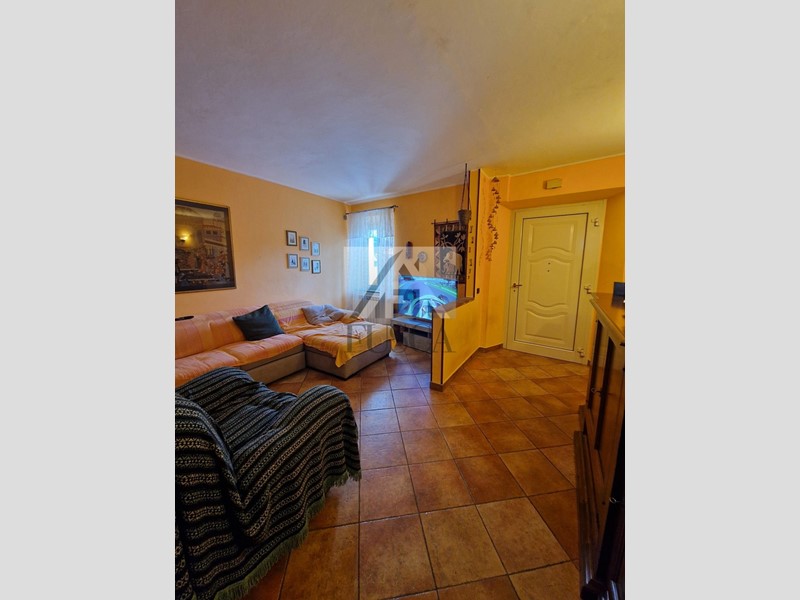 Casa Semi Indipendente in Vendita a Lucca, zona nozzano, 230'000€, 180 m²