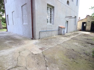 Villa in Vendita a Capannori, zona Sud, 580'000€, 300 m²