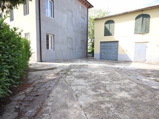 Villa in Vendita a Capannori, zona Sud, 580'000&euro;, 300 m²