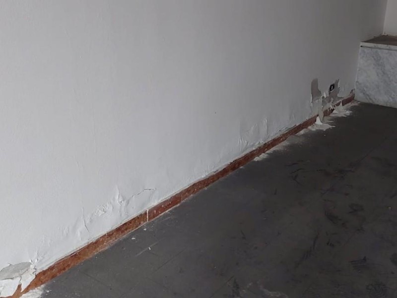 Immobile commerciale in Vendita a Carrara, zona Avenza, 110'000€, 77 m²