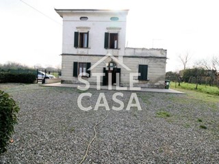 Casa Indipendente in Vendita a Altopascio, zona Le Spianate, 295'000€, 260 m²