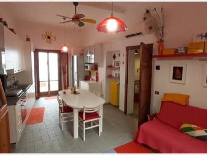 Casa Indipendente in Vendita a Cascina, 179'000€, 129 m²