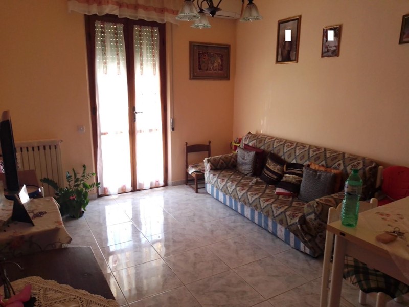 Trilocale in Vendita a Montopoli in Val d'Arno, zona Capanne, 95'000€, 70 m², con Box