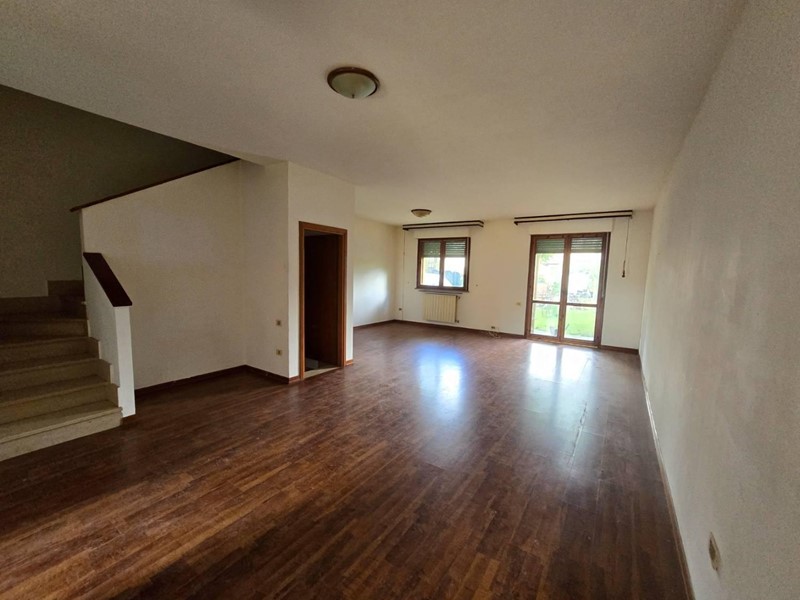 Villetta a schiera in Vendita a Castiglion Fibocchi, 190'000€, 200 m², con Box