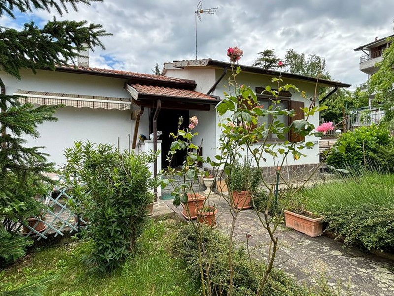 Villa in Vendita a Montalto Pavese, 135'000€, 150 m²