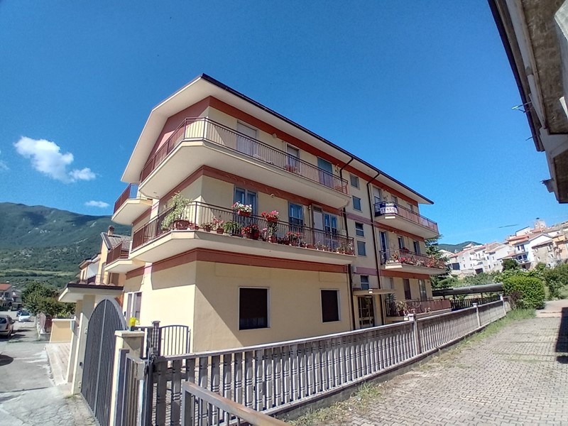 Appartamento in Vendita a Tocco da Casauria, 68'000€, 104 m²