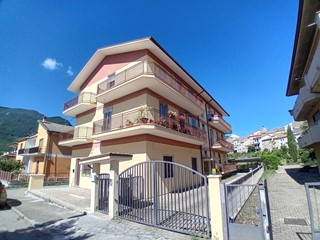 Appartamento in Vendita a Tocco da Casauria, 68'000€, 104 m²