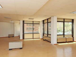 Ufficio in Vendita a Perugia, 148'000€, 150 m²
