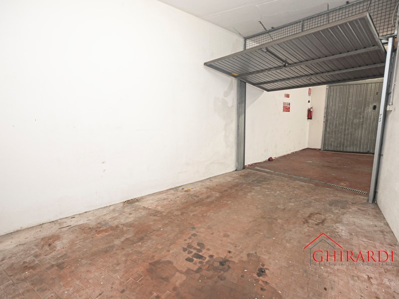 Box in Vendita a Genova, zona Sestri Ponente, 45'000€, 30 m²